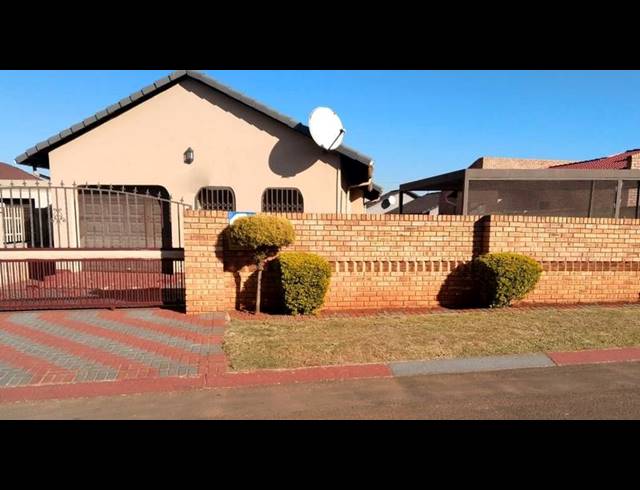 3 BEDROOM HOUSE FOR SALE IN SPRUIT VIEW